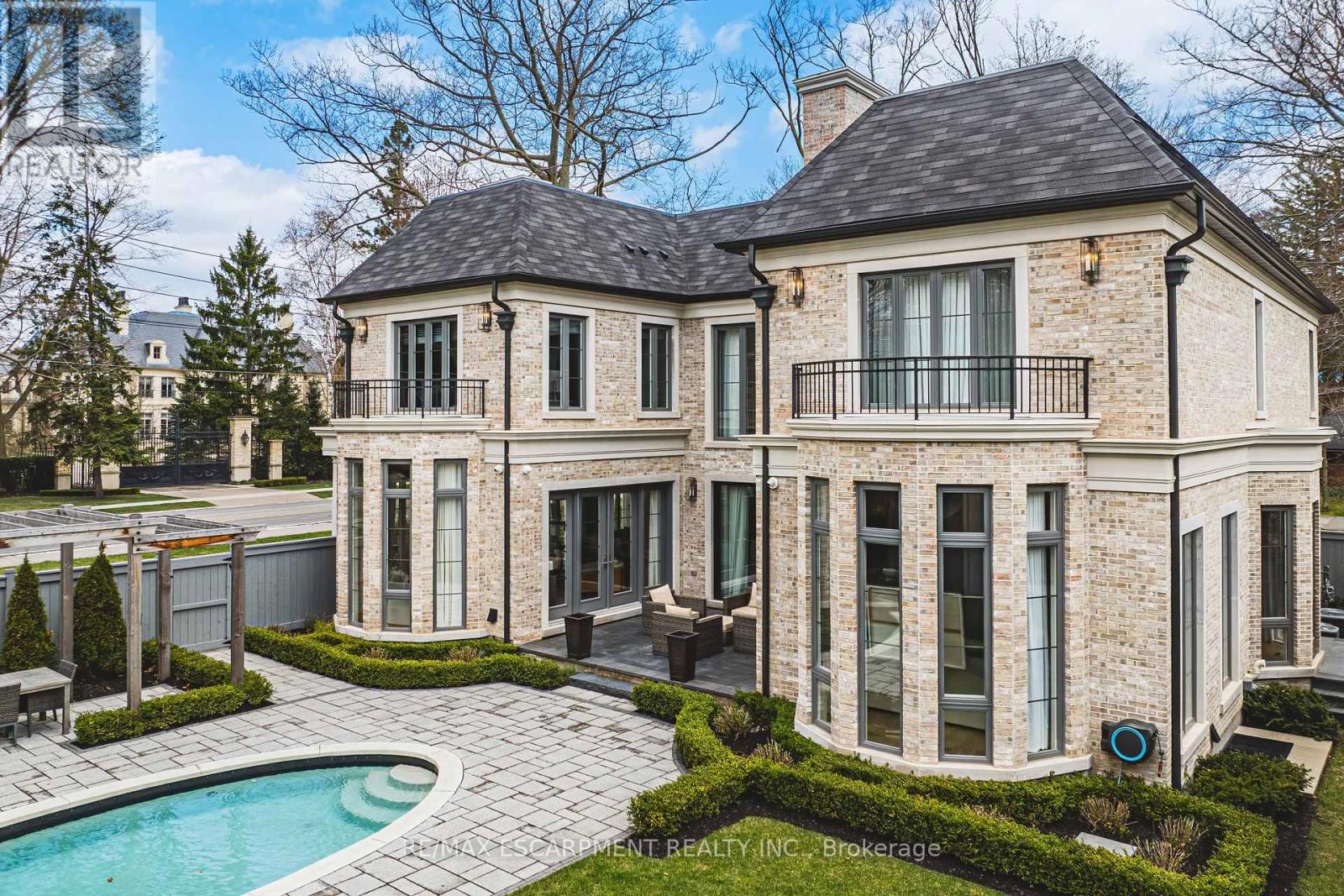 Photo 4 of 96 Brentwood Road, Oakville ON