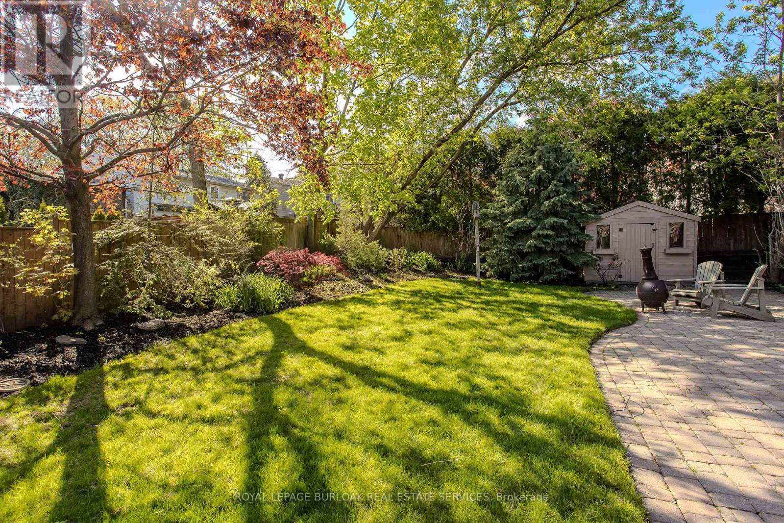 Photo 10 of 1858 Heather Hills Drive, Burlington ON