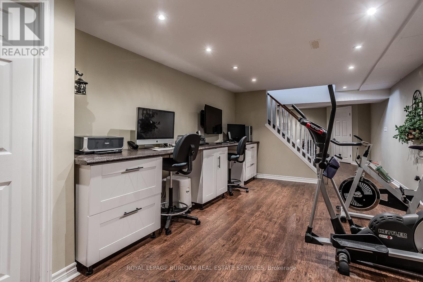 Photo 33 of 1858 Heather Hills Drive, Burlington ON