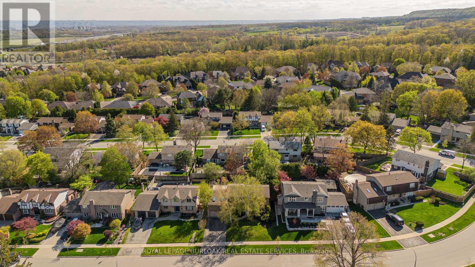 Photo 5 of 1858 Heather Hills Drive, Burlington ON