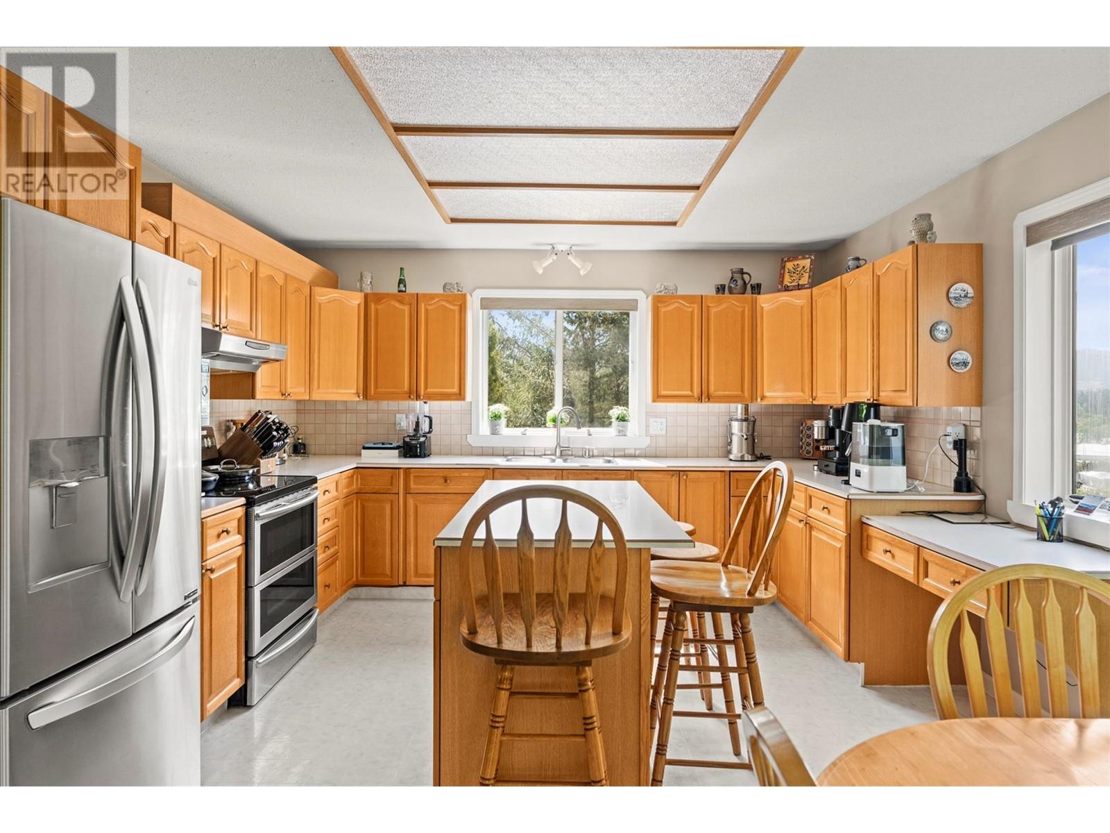 Photo 4 of 3025 Murison Place, Armstrong BC