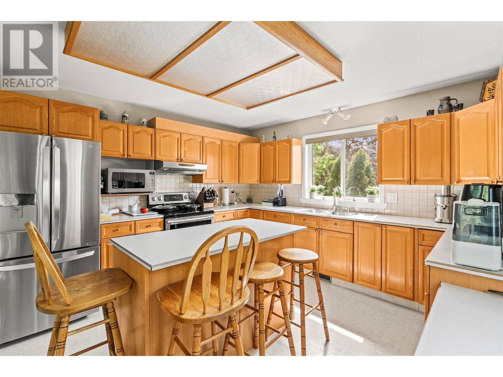 Photo 5 of 3025 Murison Place, Armstrong BC
