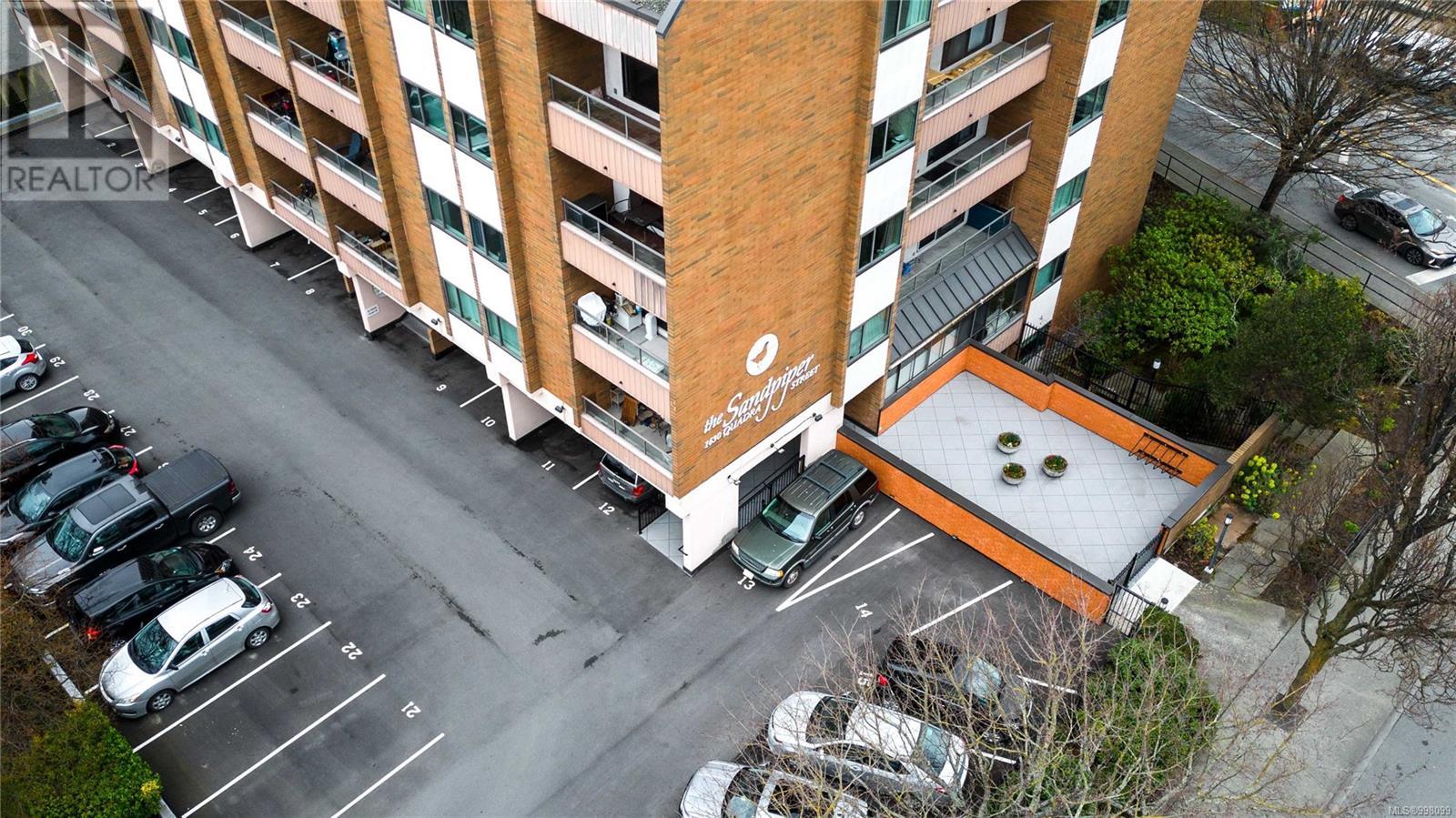 505 1630 Quadra Street, Victoria