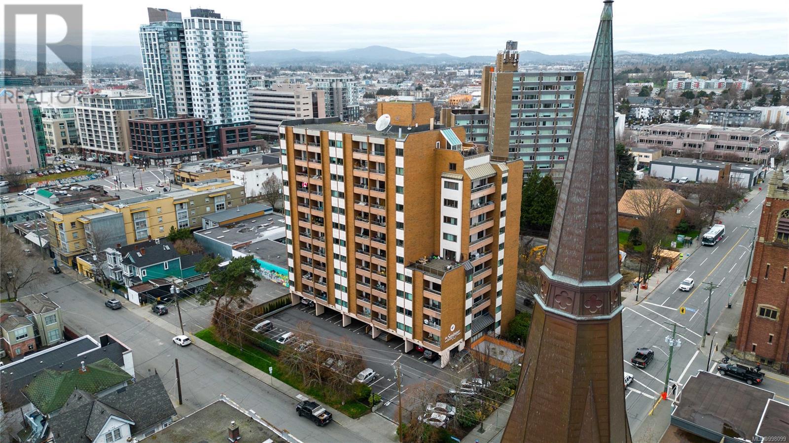 505 1630 Quadra Street, Victoria