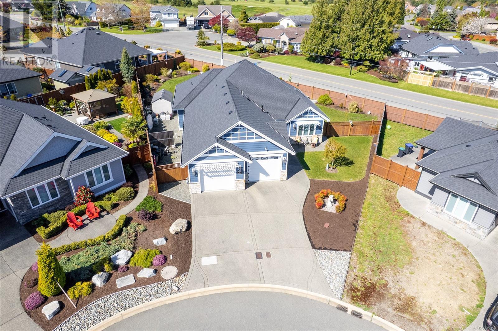 983 Brookfield Cres, Parksville real estate listing 995918