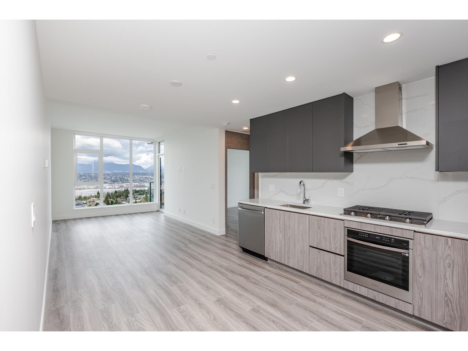Photo 4 of 2702 10750 135 A Street, Surrey BC