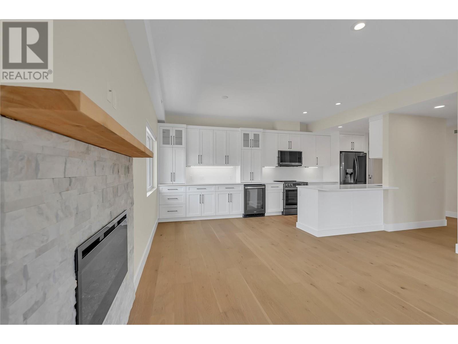 217 Elm Avenue Unit# 301, Penticton