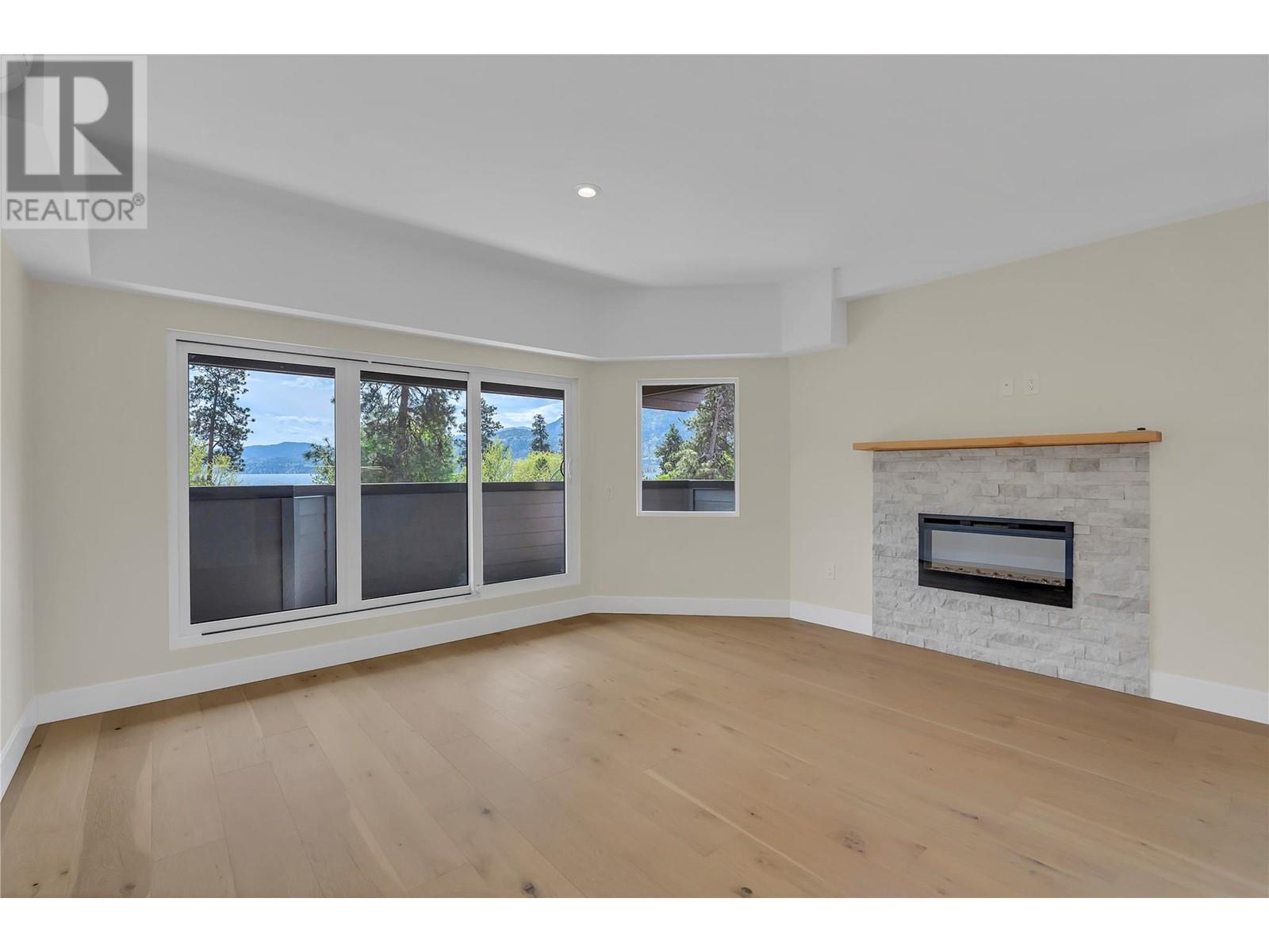 217 Elm Avenue Unit# 301, Penticton
