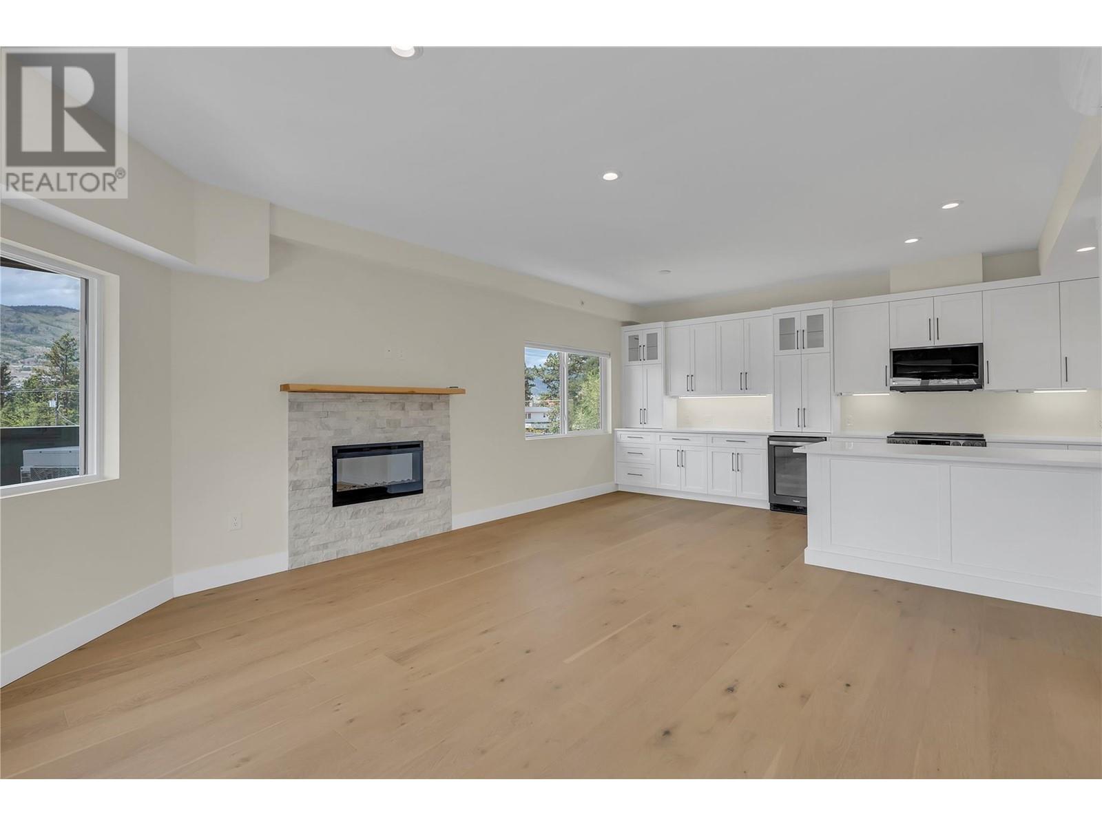 217 Elm Avenue Unit# 301, Penticton