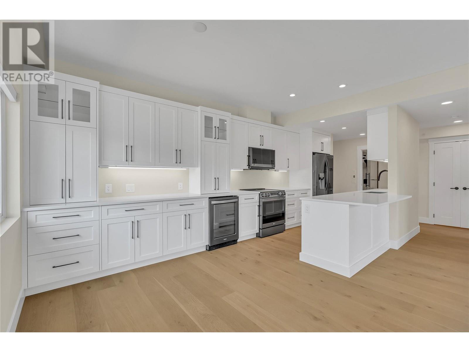 301 217 Elm Avenue, Penticton