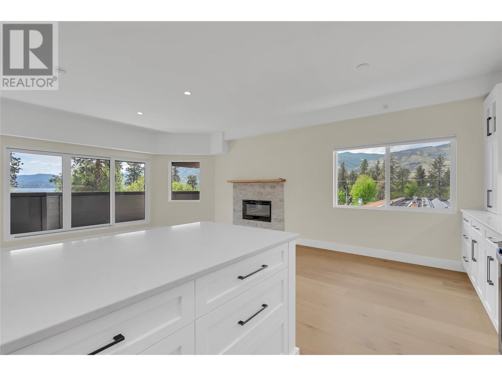 217 Elm Avenue Unit# 301, Penticton
