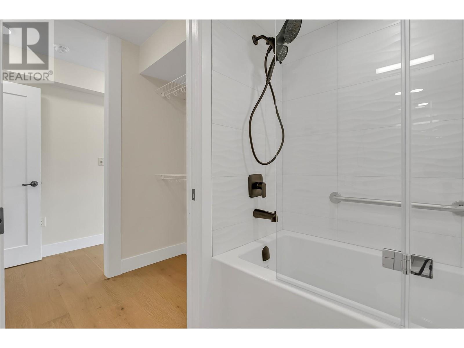 217 Elm Avenue Unit# 301, Penticton