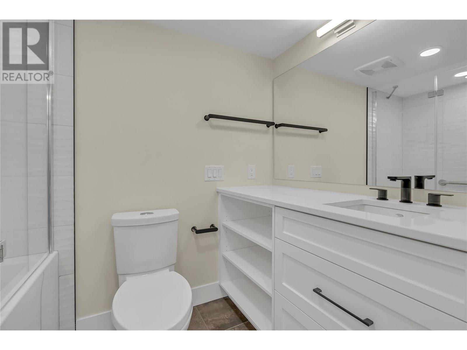 217 Elm Avenue Unit# 301, Penticton