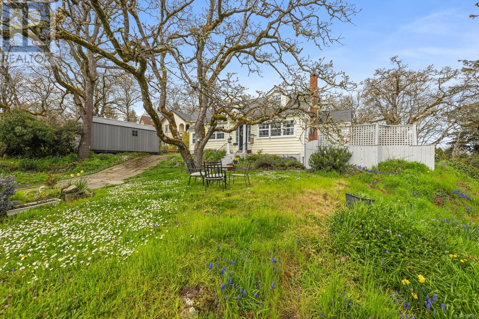  3406 Connorton Lane, Saanich