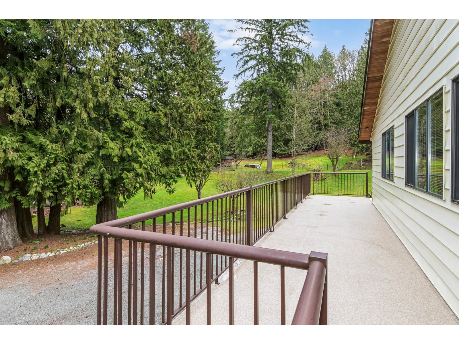 Photo 8 of 30856 Forsell Avenue, Mission BC