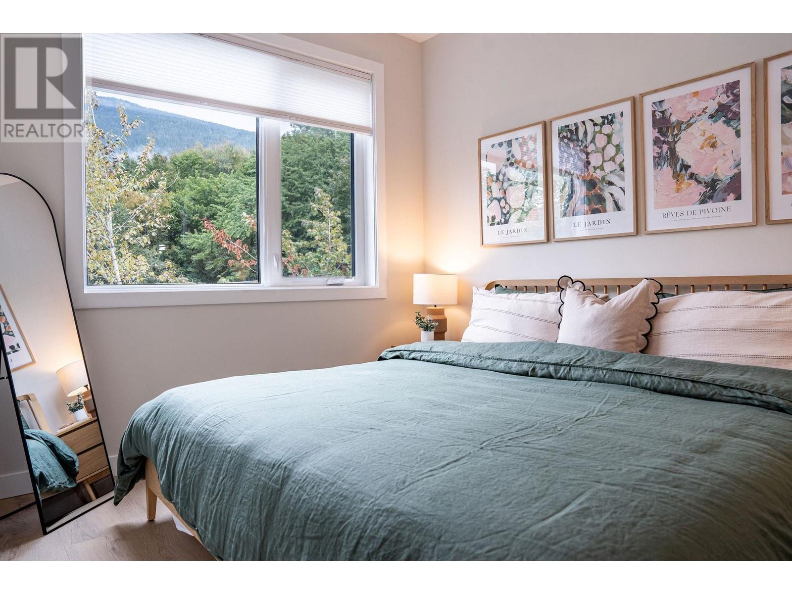 1208 Douglas Street W, Revelstoke