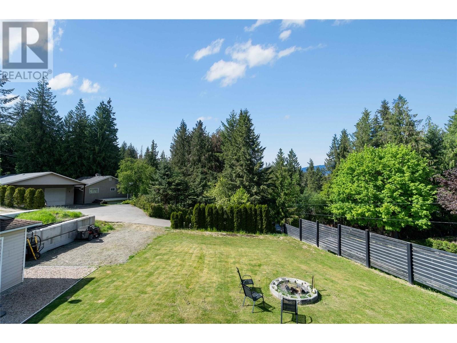 2449 Waverly Place, Blind Bay