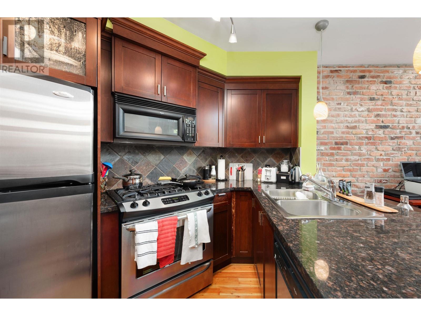 Photo 21 of 104 10 Renaissance Square, New Westminster BC