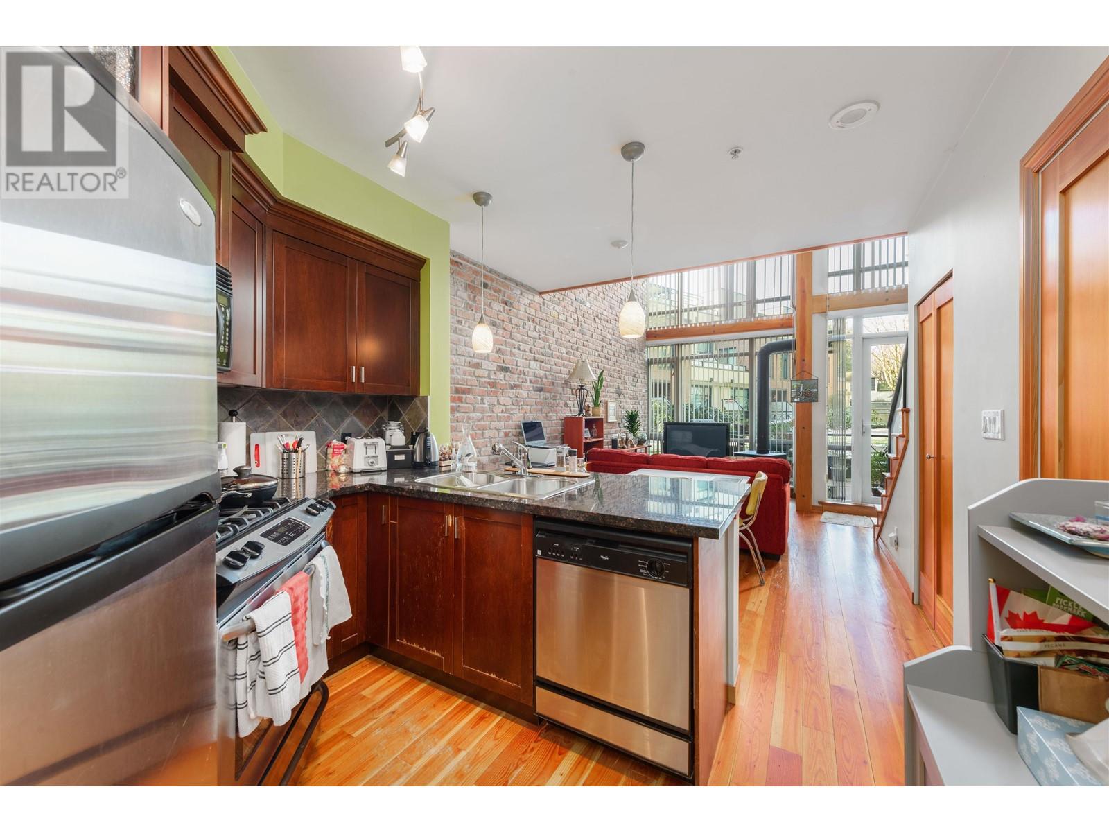 Photo 22 of 104 10 Renaissance Square, New Westminster BC