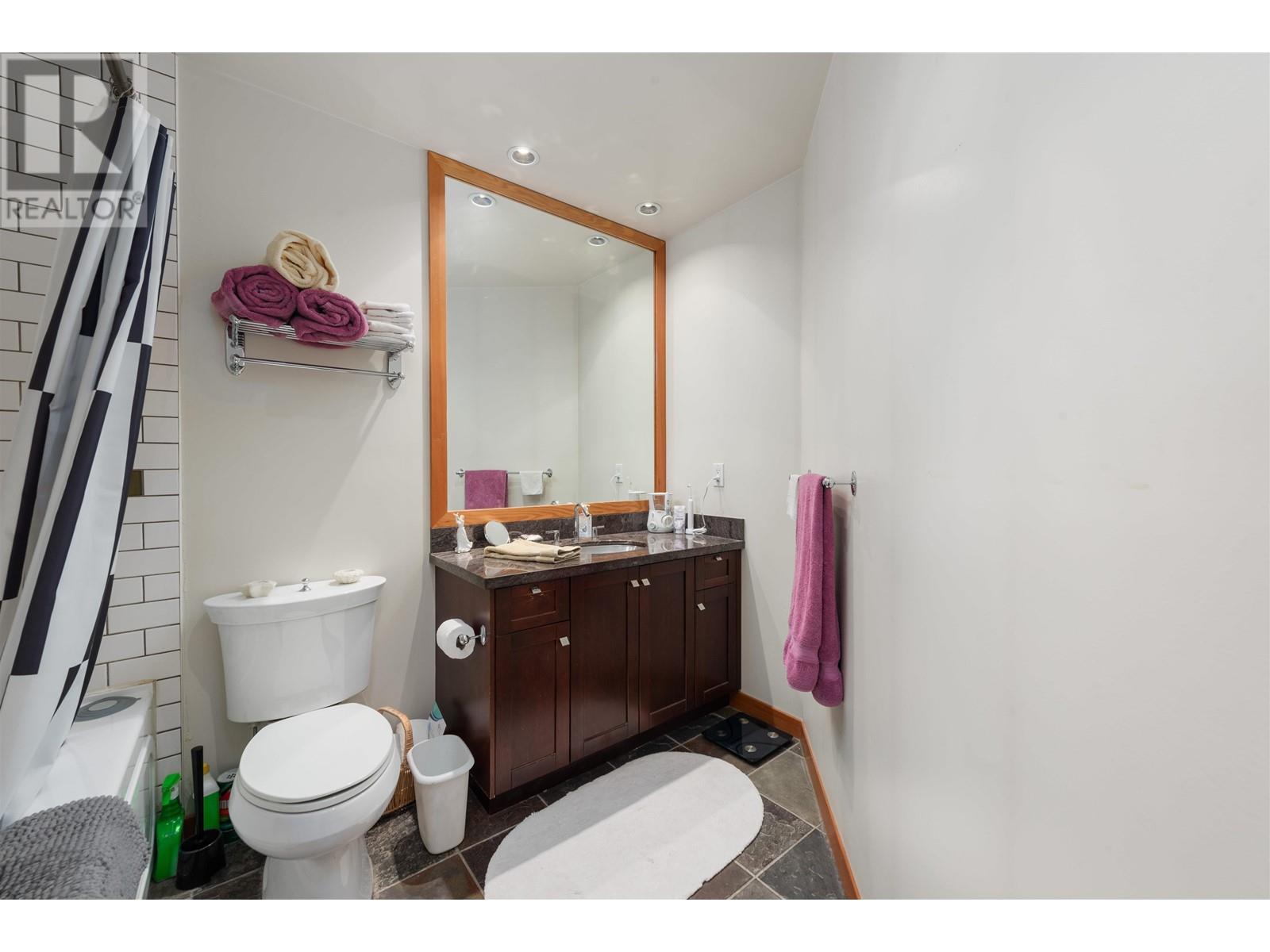 Photo 16 of 104 10 Renaissance Square, New Westminster BC