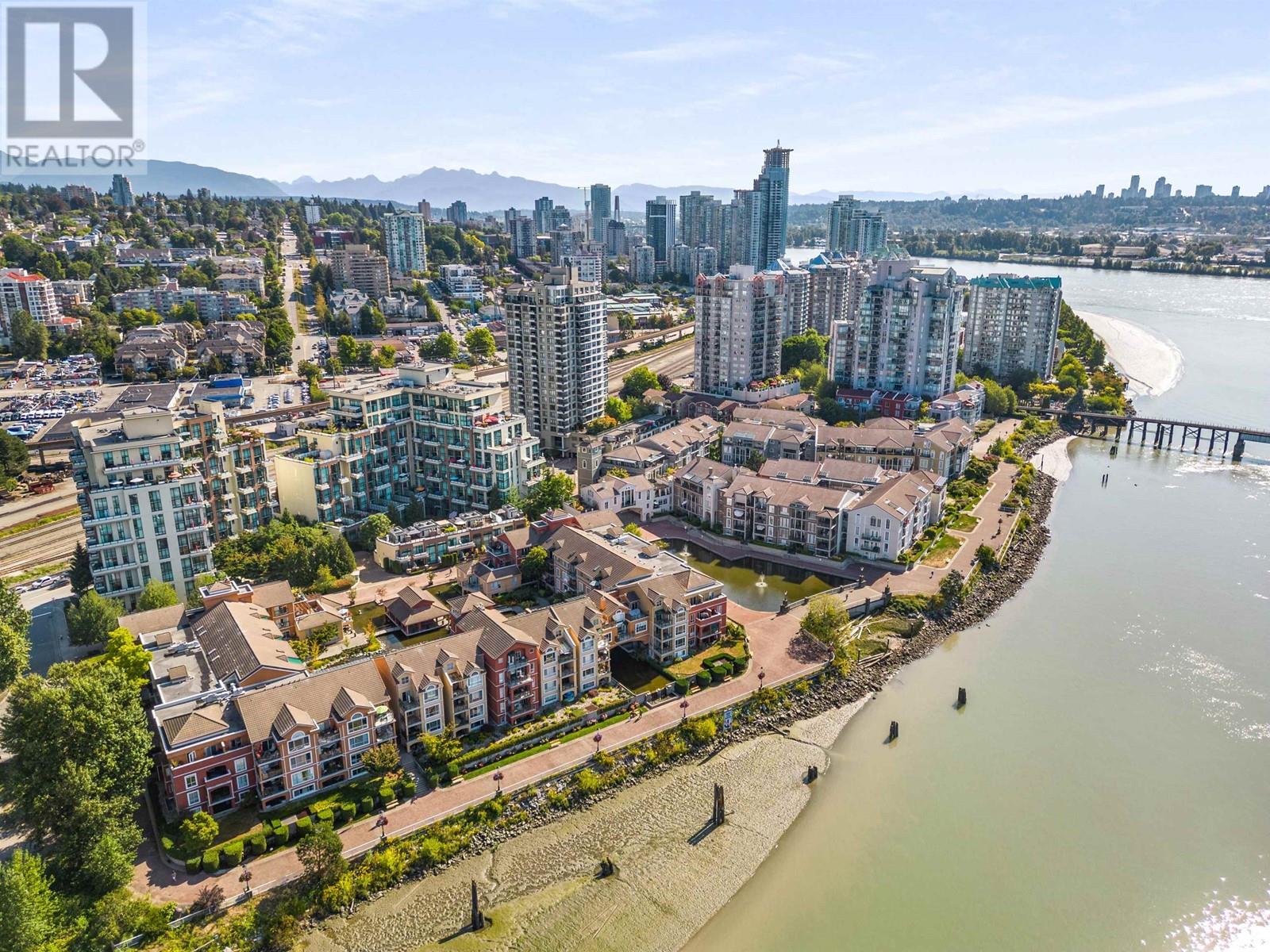 Photo 4 of 104 10 Renaissance Square, New Westminster BC