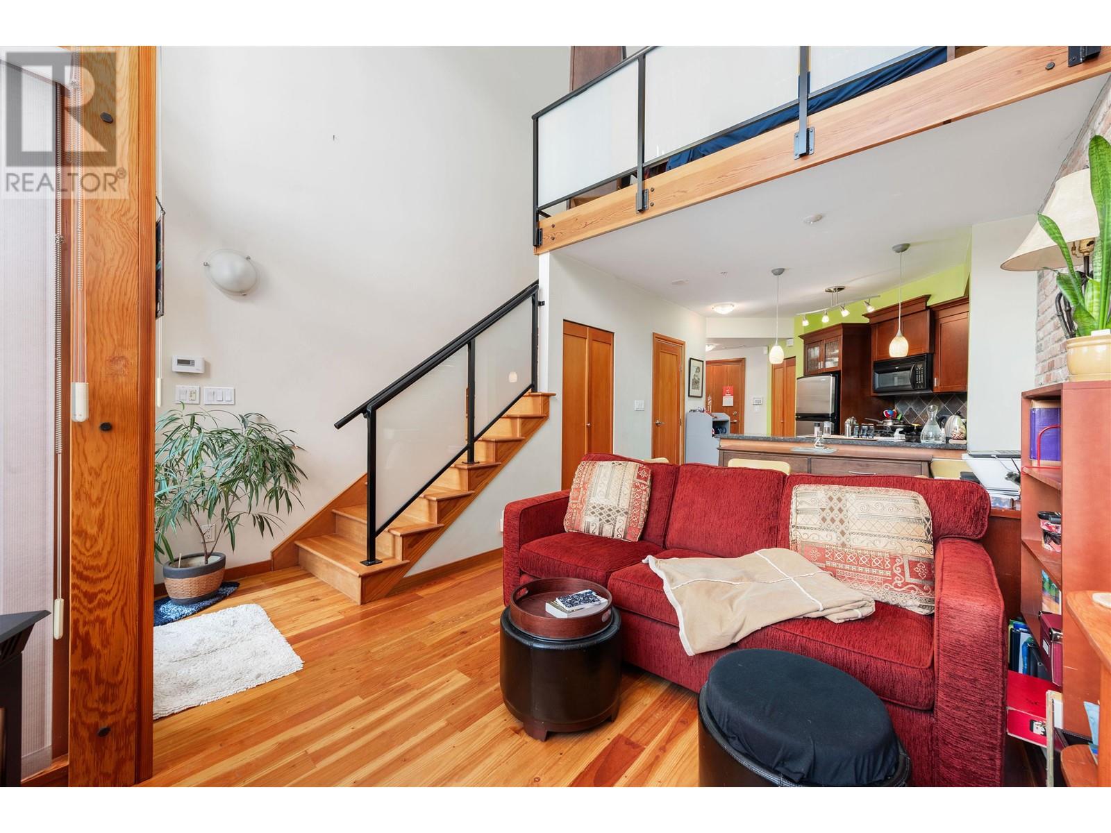 Photo 15 of 104 10 Renaissance Square, New Westminster BC