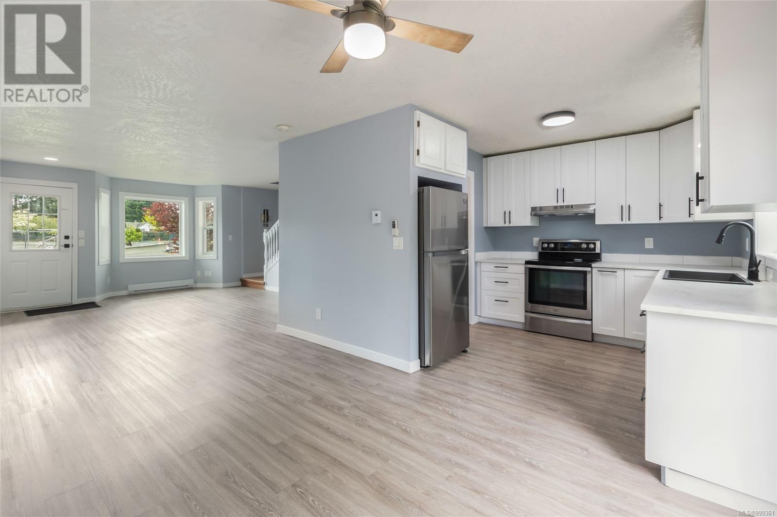 2700 Claude Rd, Langford