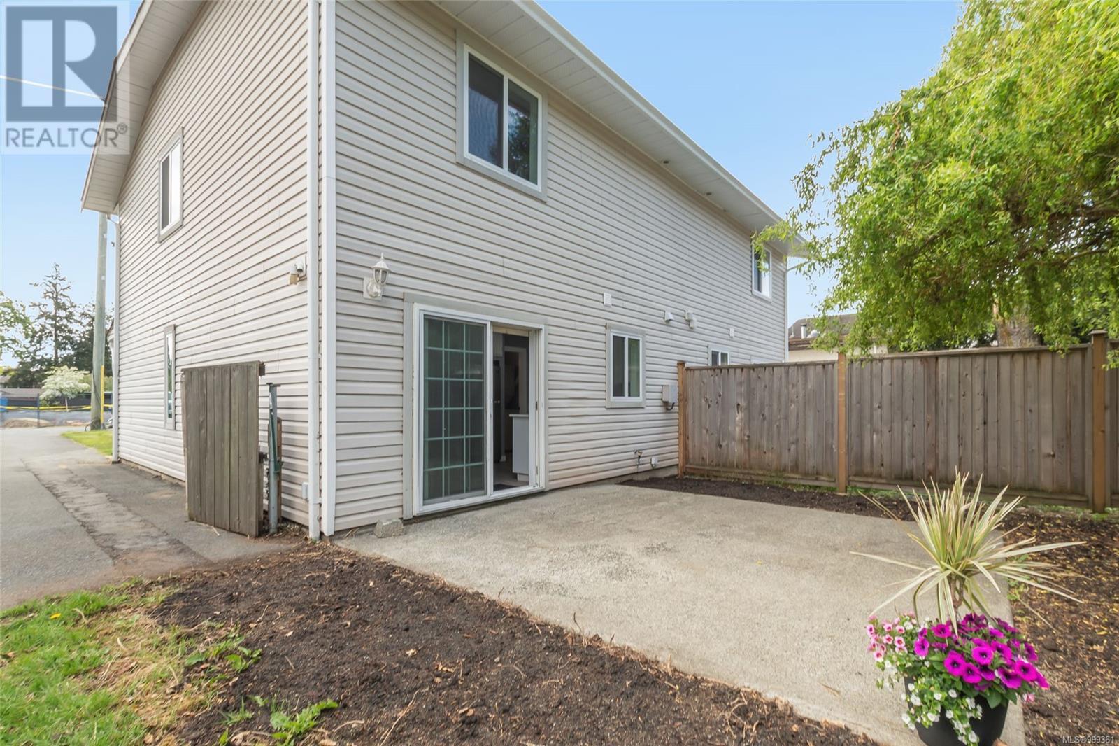 2700 Claude Rd, Langford