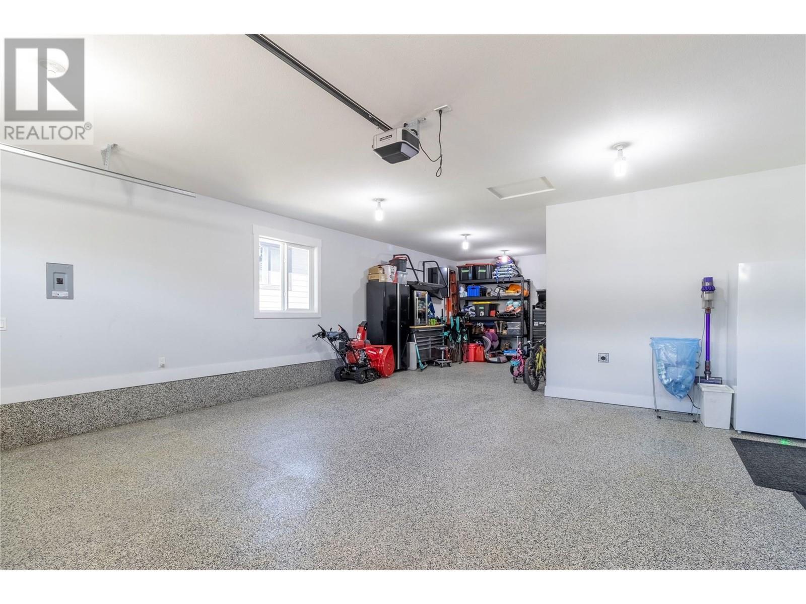 3450 18 Avenue NE, Salmon Arm