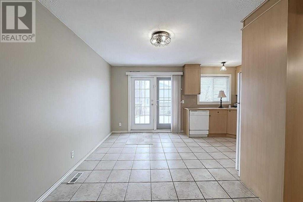 Single Family House Bi-level for Sale in  Templemont Drive NE Temple Calgary 