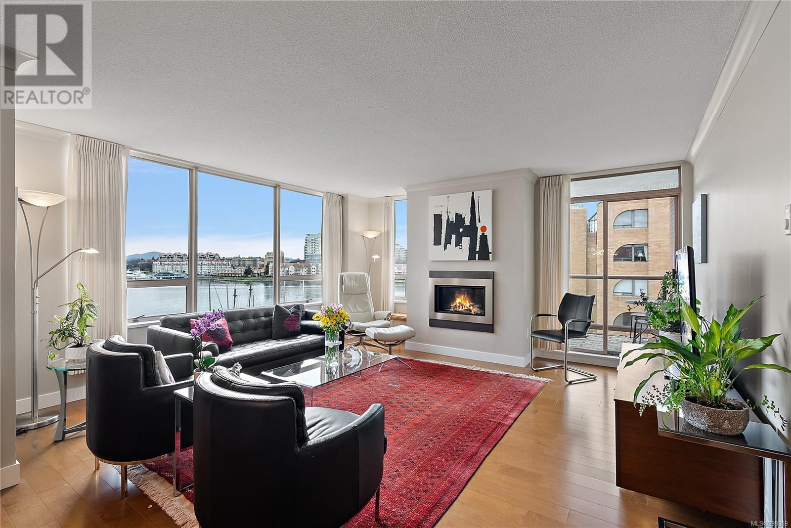 Photo 3 of 603 636 Montreal St, Victoria BC