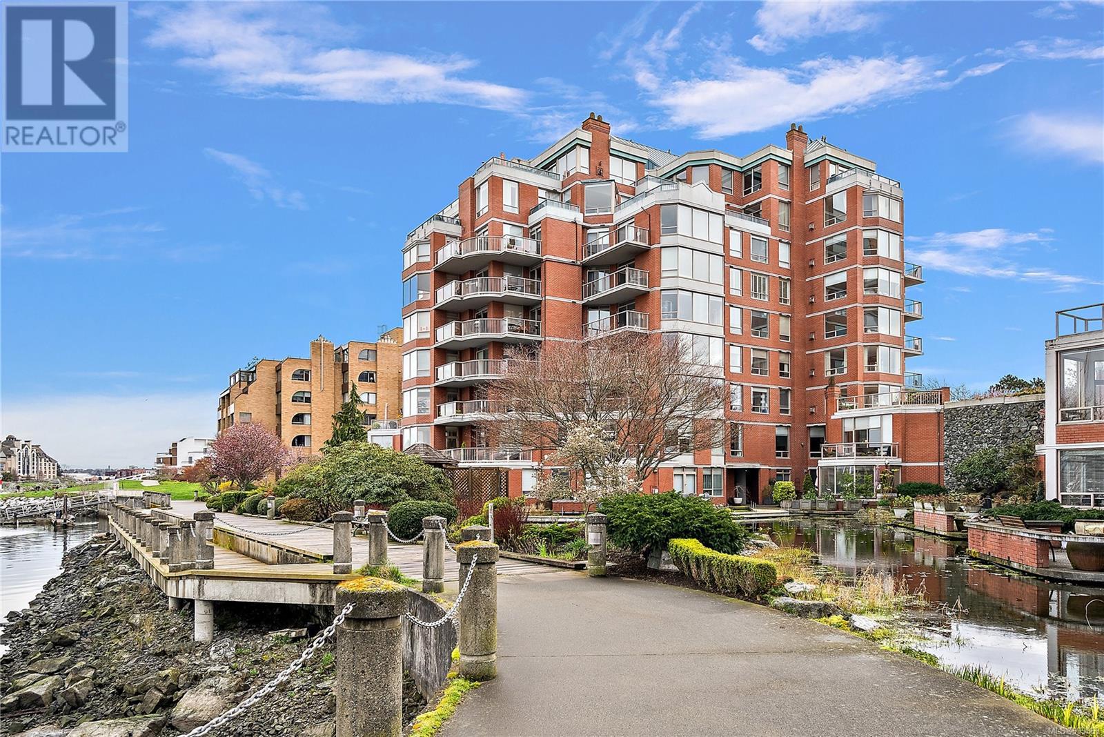 Photo 4 of 603 636 Montreal St, Victoria BC