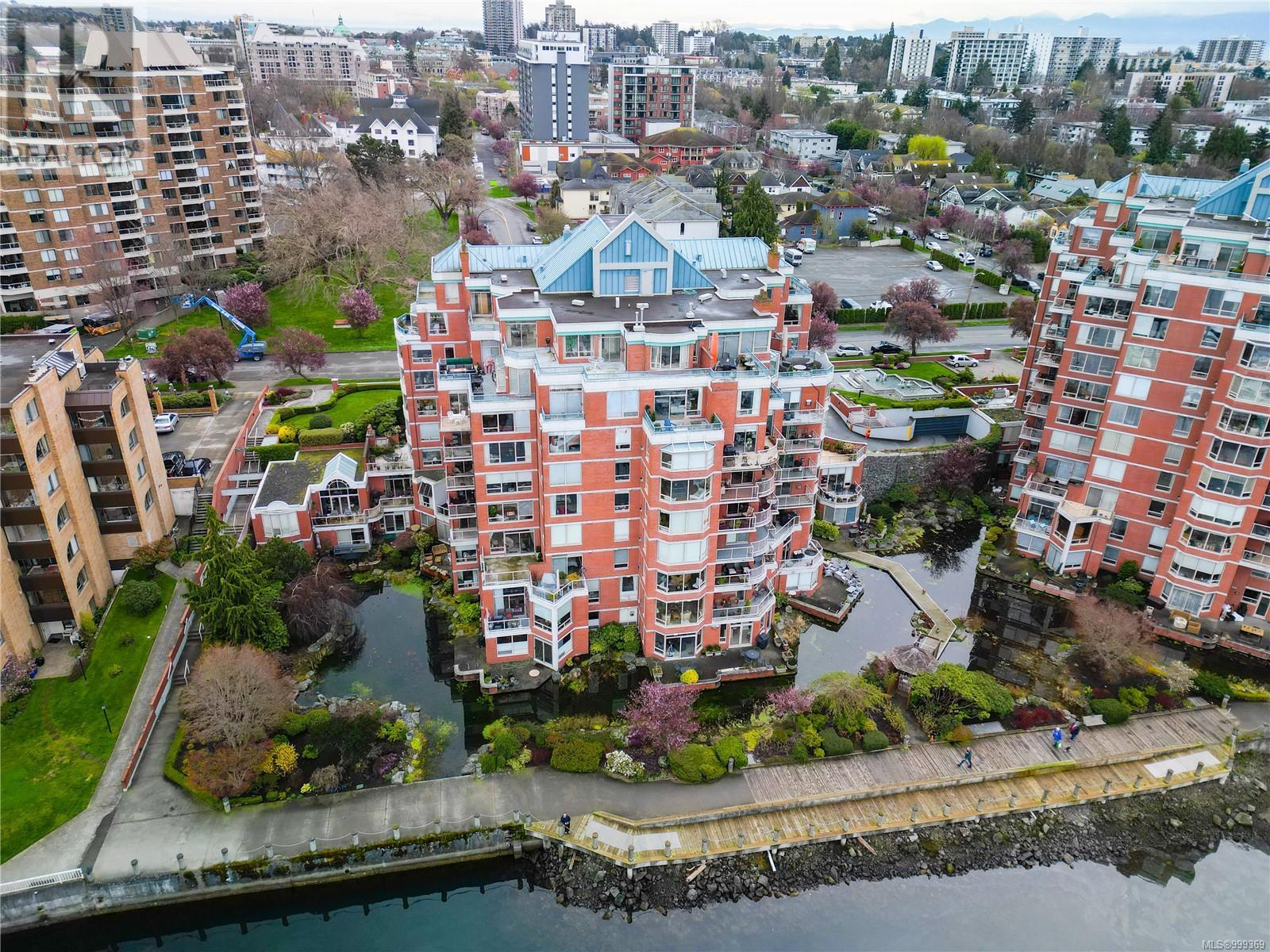 Photo 6 of 603 636 Montreal St, Victoria BC