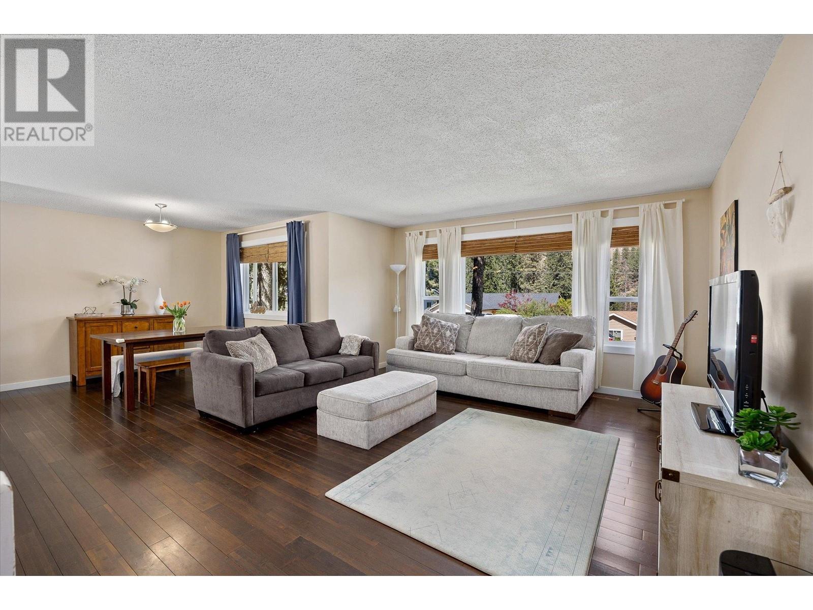  3128 Coventry Crescent, West Kelowna