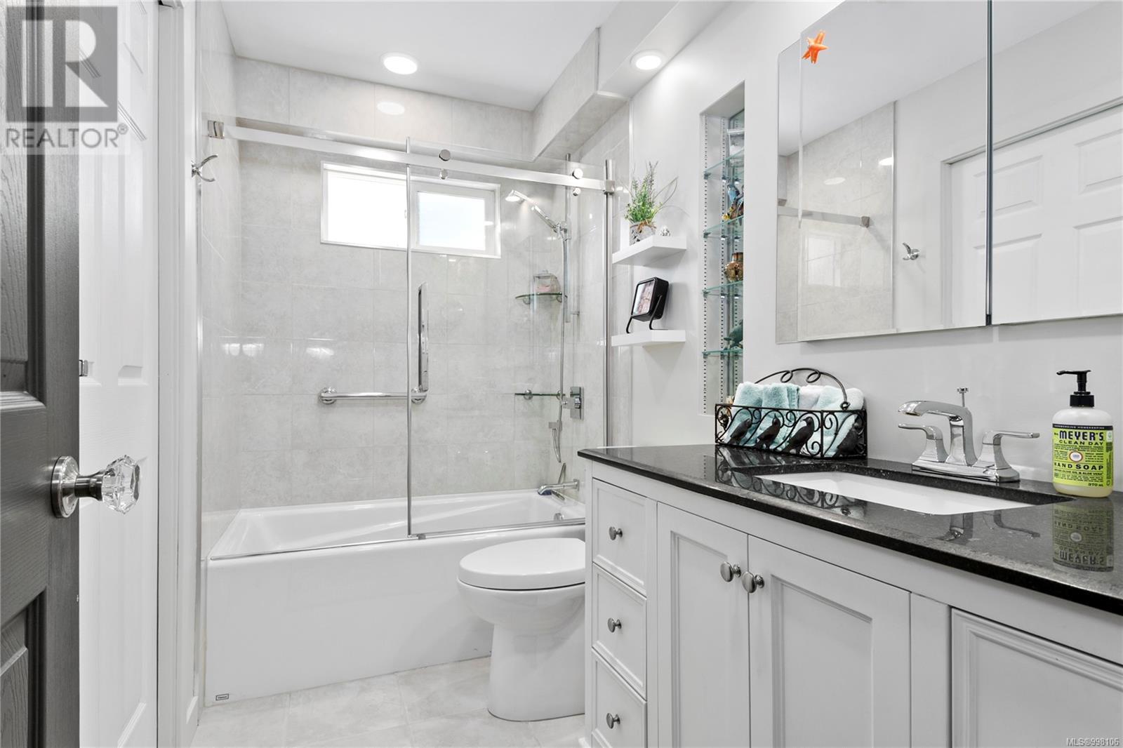 759 HOLM Rd, Campbell River