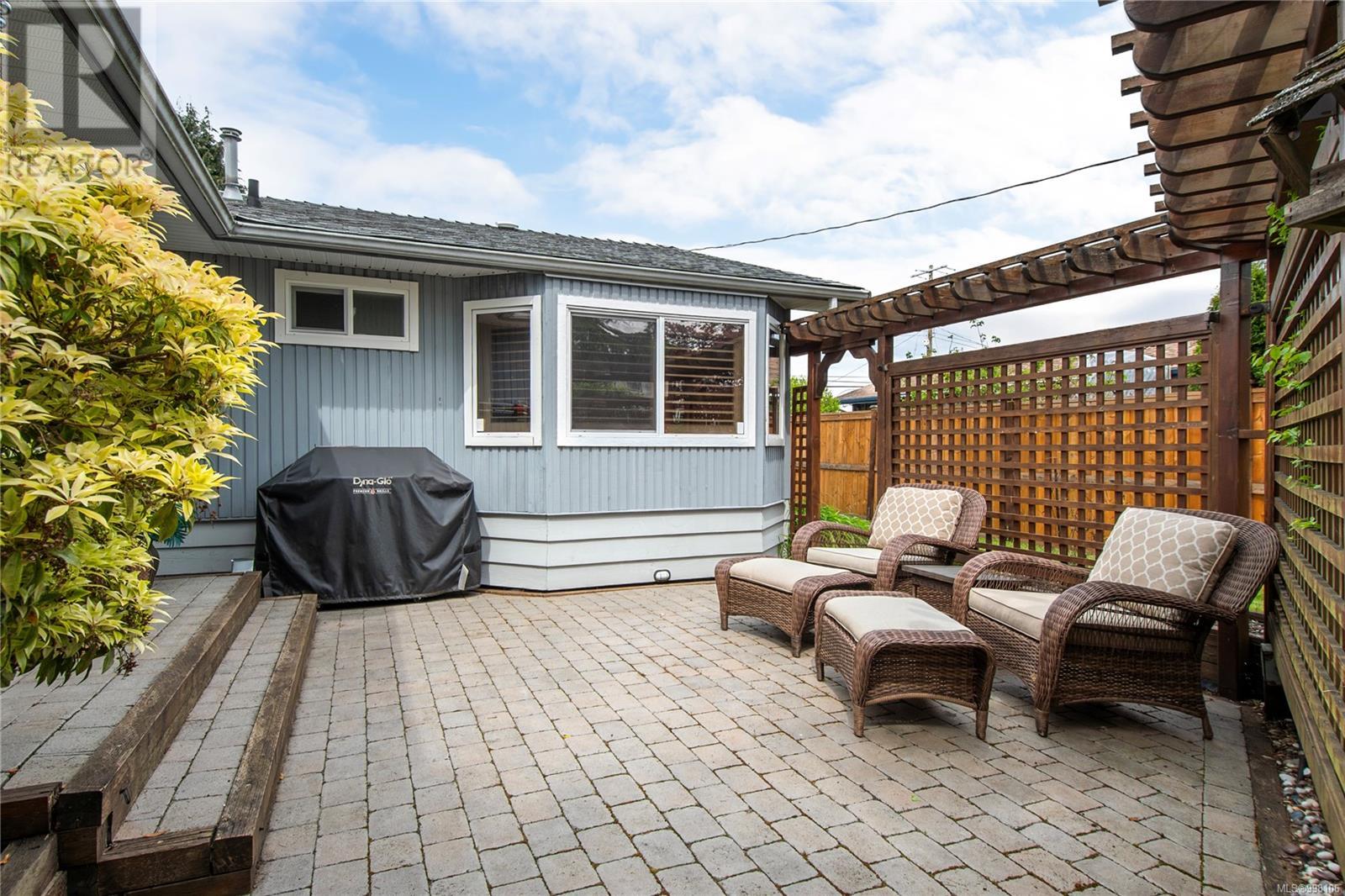 759 HOLM Rd, Campbell River