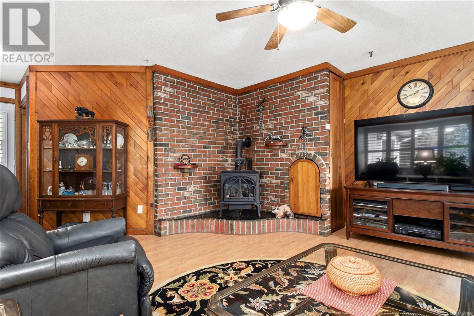759 HOLM Rd, Campbell River
