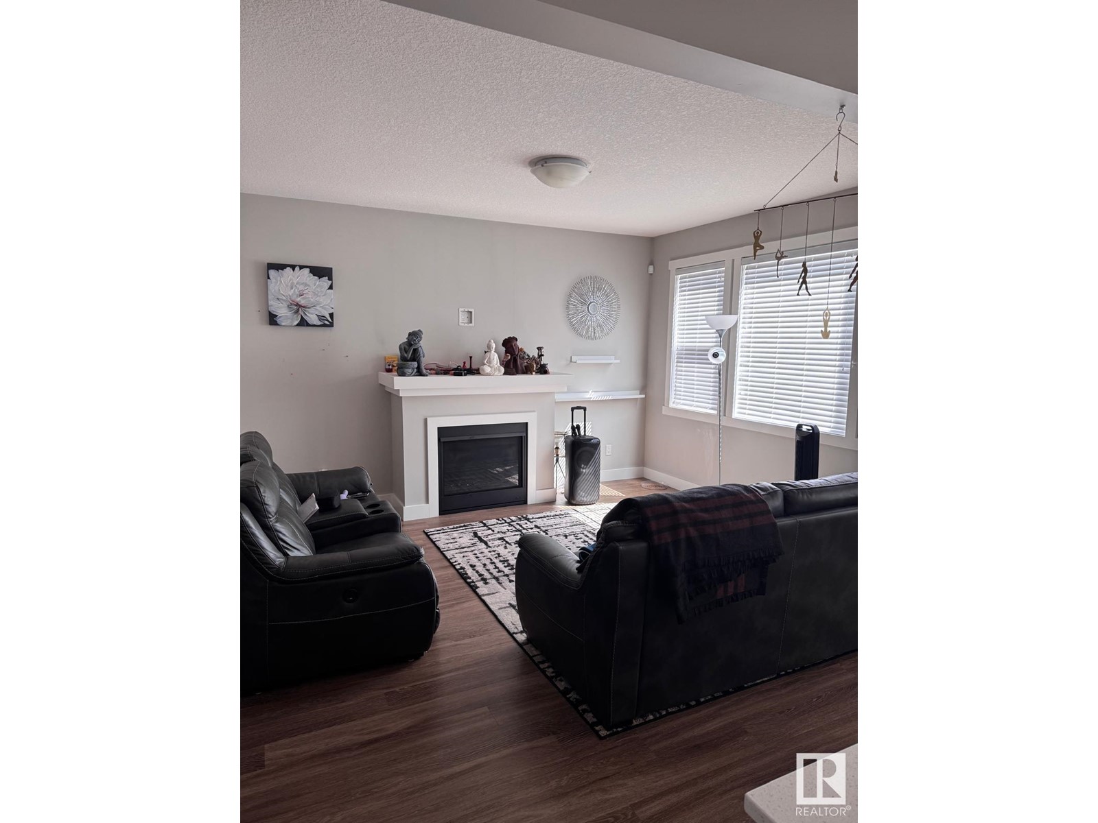 22437 99A AV NW, Edmonton