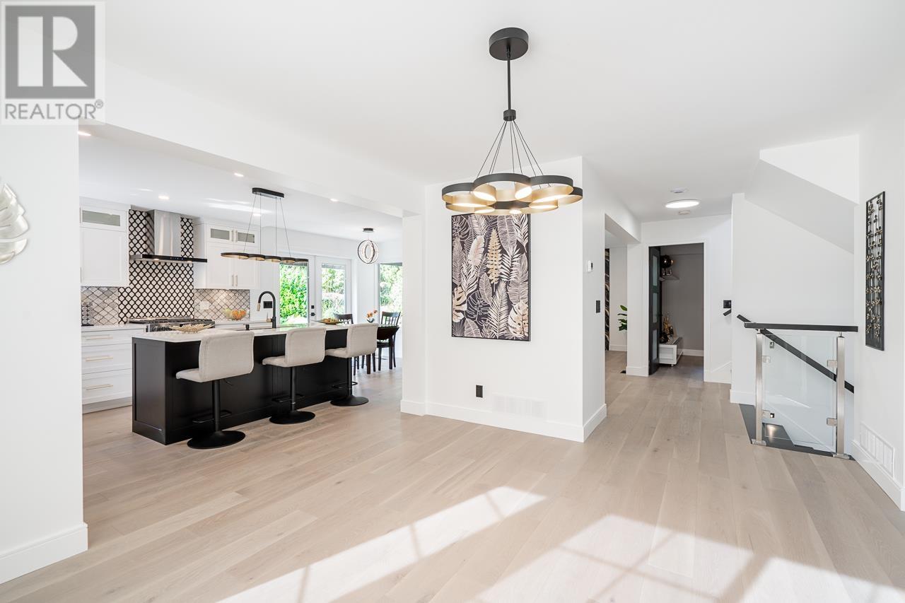 Photo 11 of 2637 Sandstone Crescent, Coquitlam BC