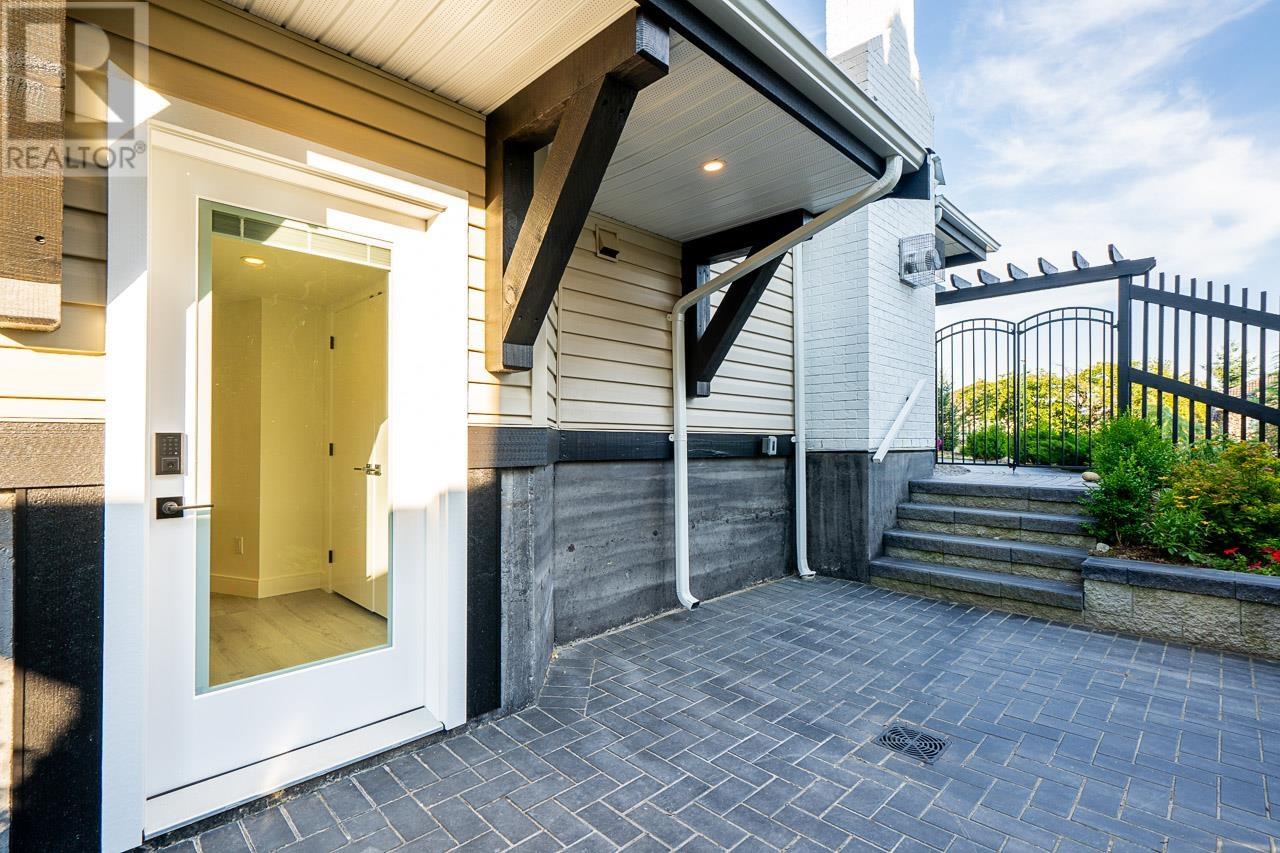 Photo 25 of 2637 Sandstone Crescent, Coquitlam BC