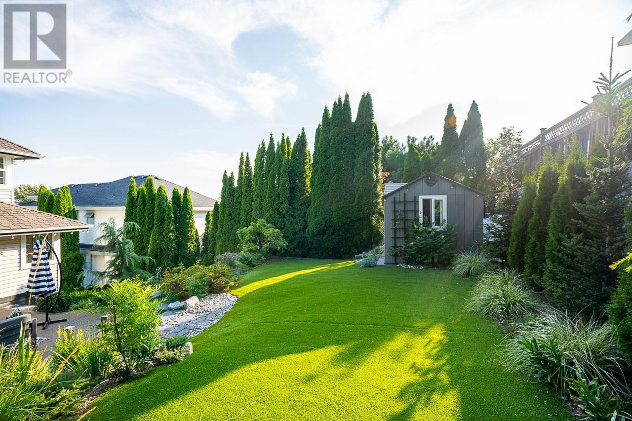 Photo 34 of 2637 Sandstone Crescent, Coquitlam BC