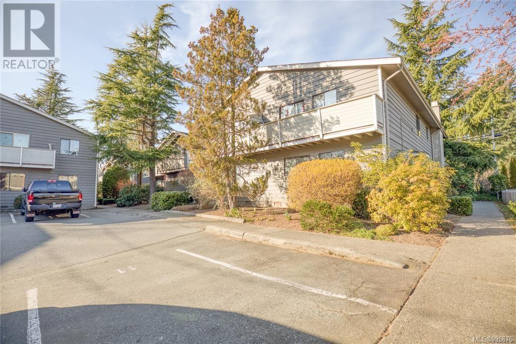 #13 211 BUTTERTUBS PL - Image 2
