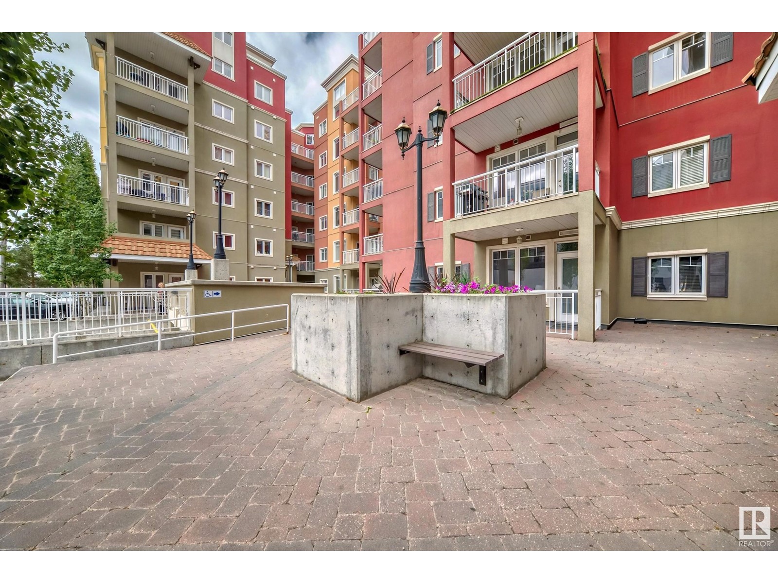 #117 10333 112 ST NW, Edmonton