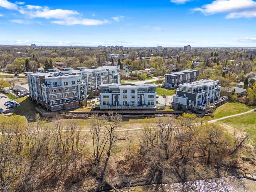 Photo 10 of 3 759 North Drive, Winnipeg MB