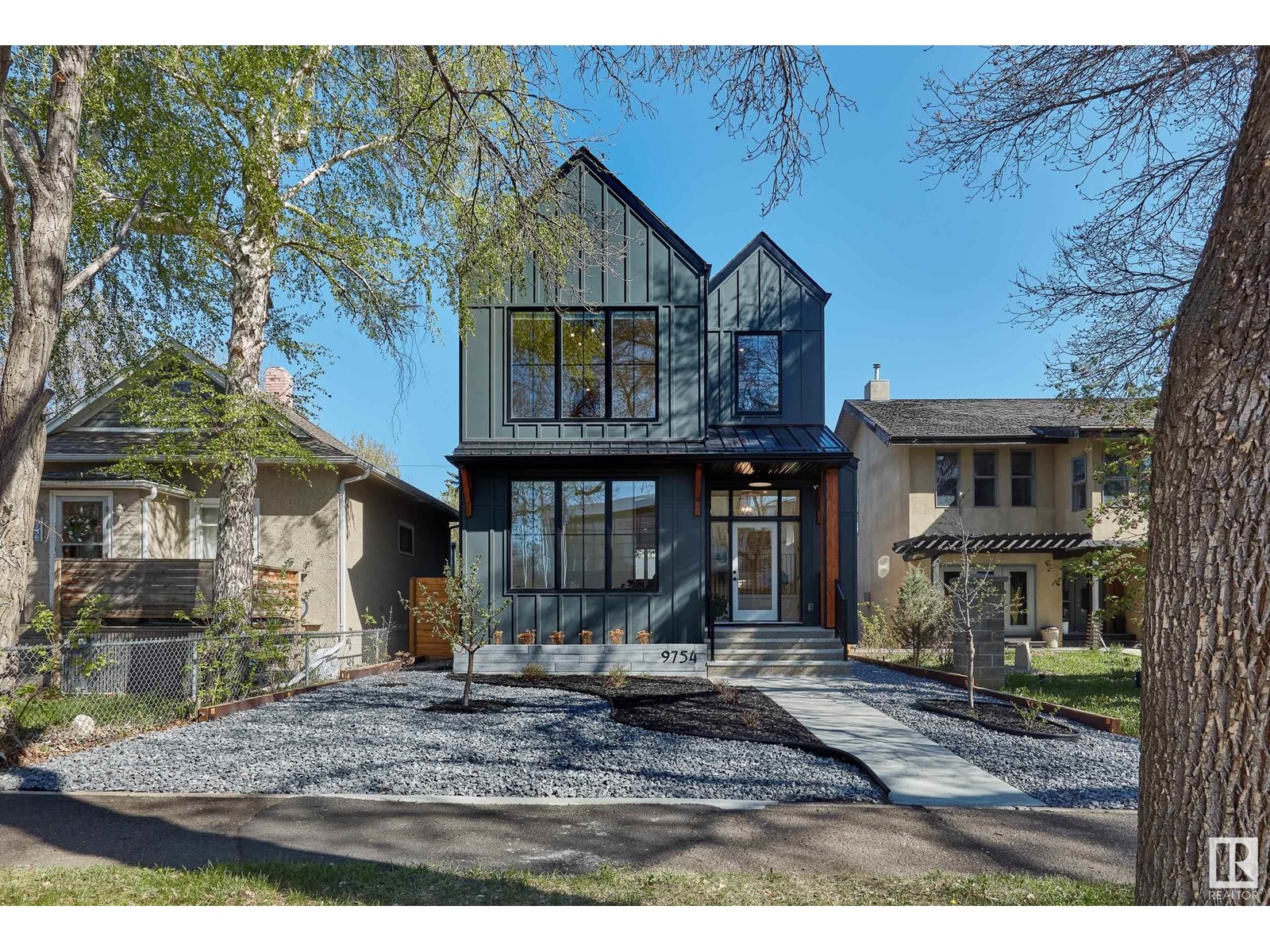 9754 75 AV NW, Edmonton