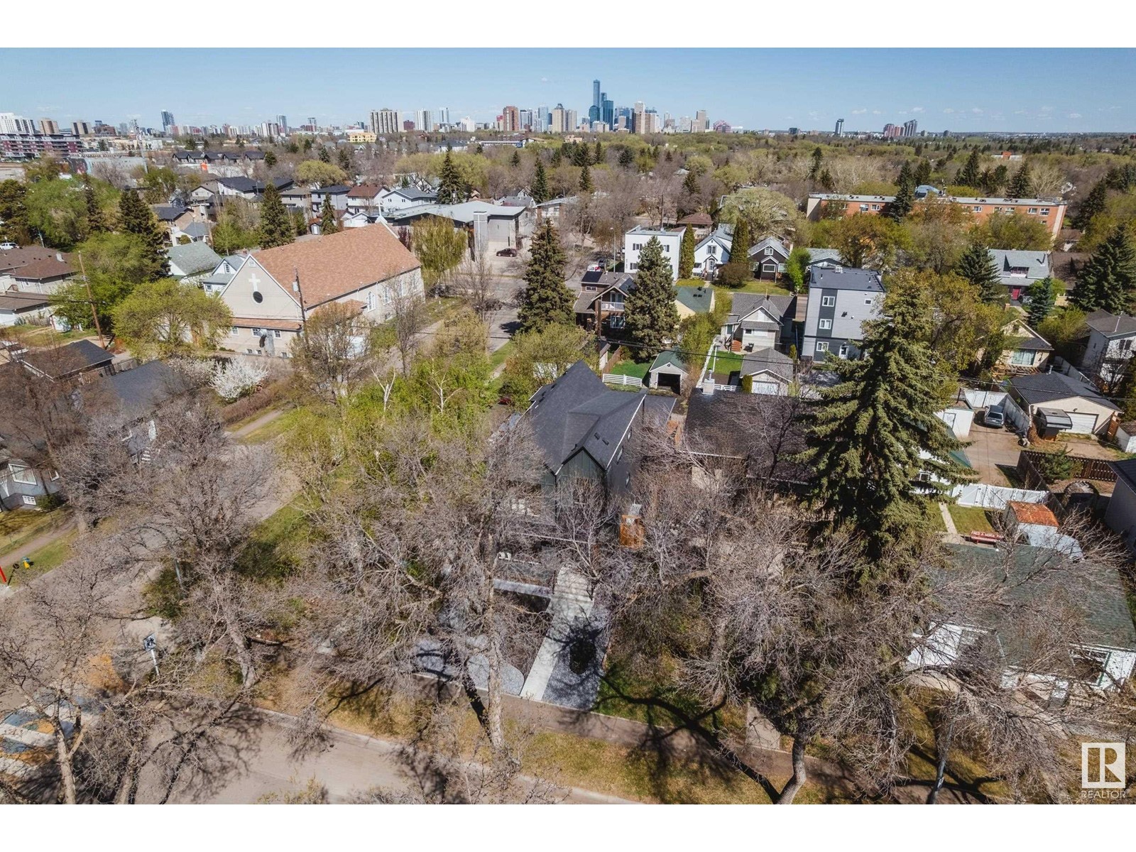 9754 75 AV NW, Edmonton