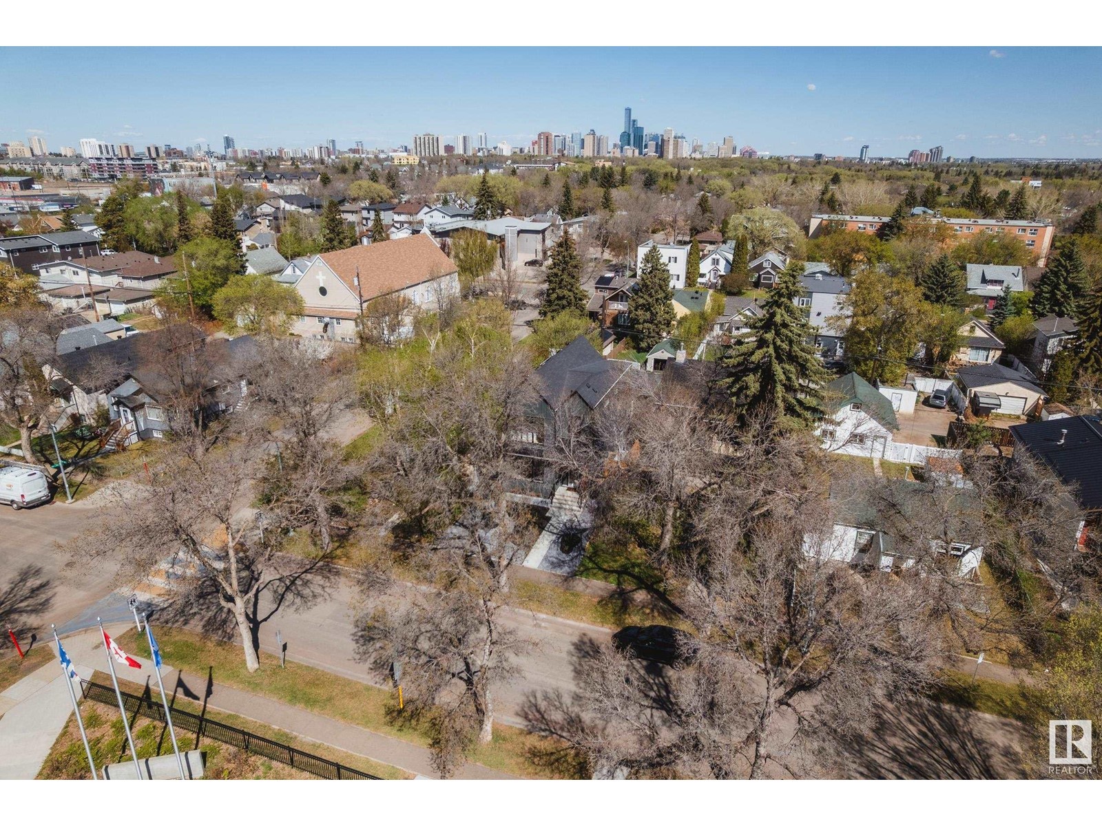 9754 75 AV NW, Edmonton