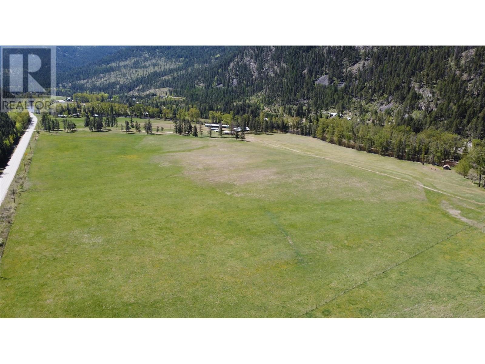 DL819S 33 Highway Unit# S 1/2 - Photo 4 of 50, Westbridge, British Columbia