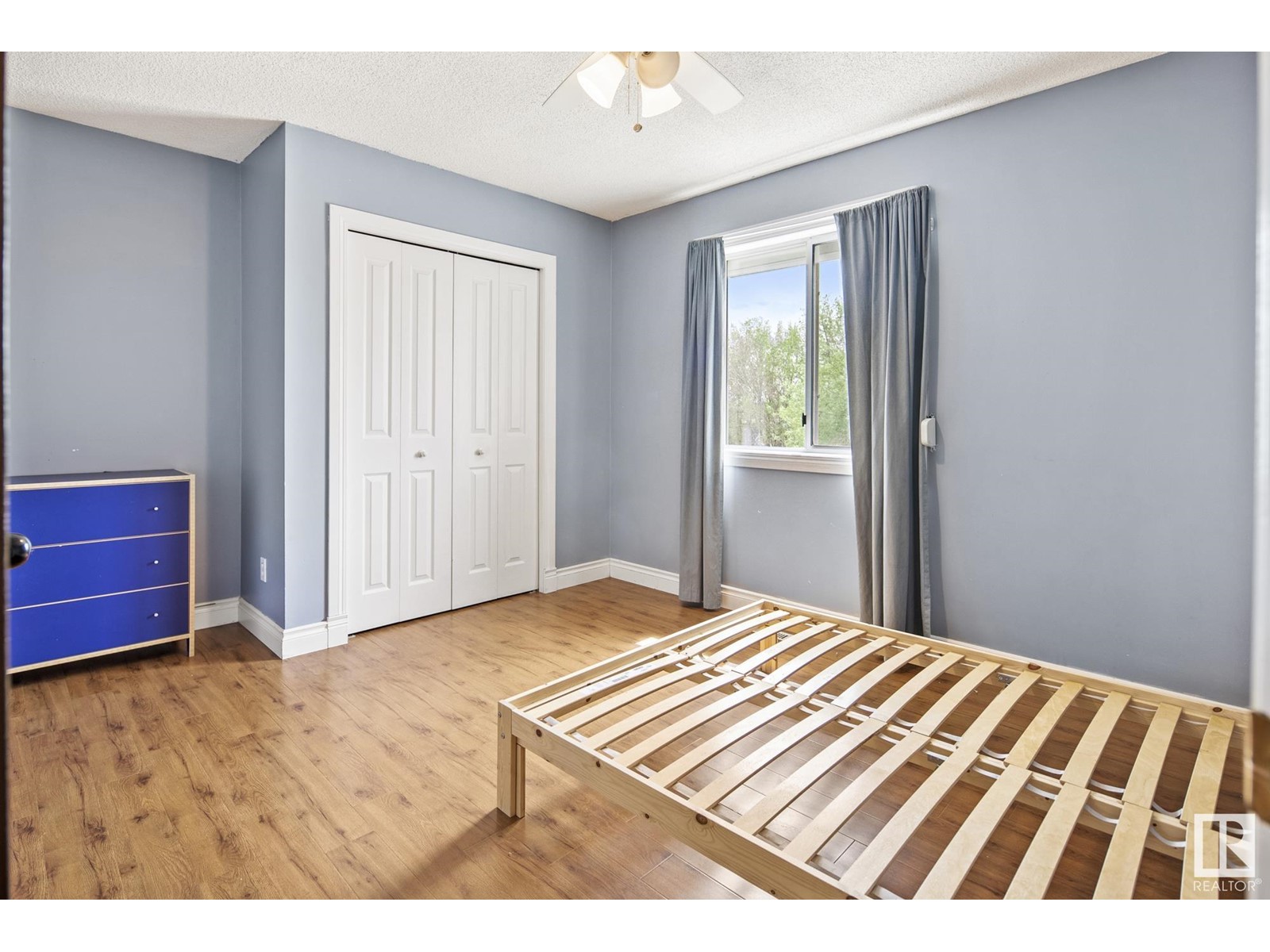 2415 133 AV NW, Edmonton