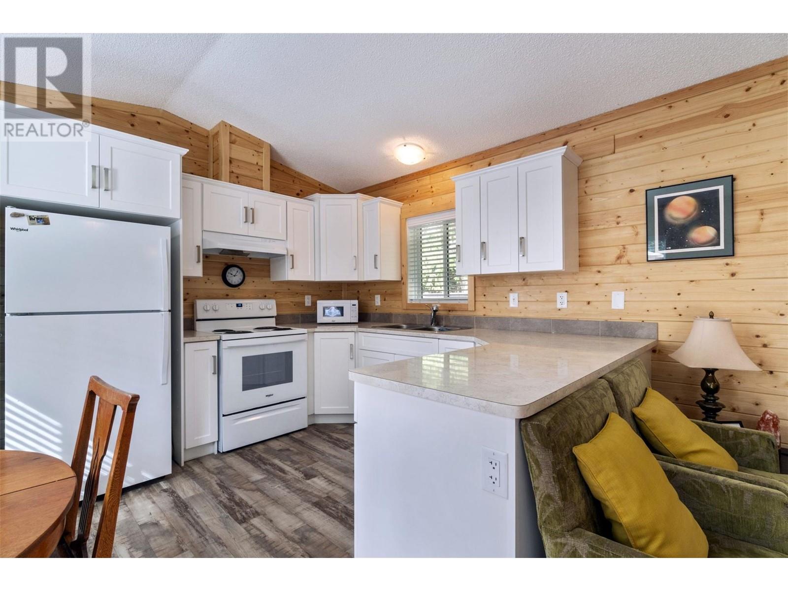 11 6432 Sunnybrae Canoe Point Road, Tappen